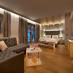 Roberta Alpine Adults Only 4*