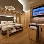 Roberta Alpine Adults Only 4*
