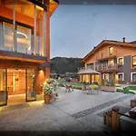 Roberta Alpine Adults Only 4*
