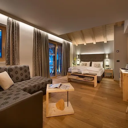 Roberta Alpine Adults Only 4*