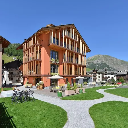 Roberta Alpine Adults Only 4*