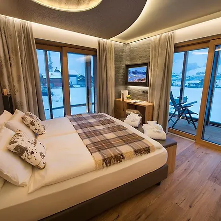 Roberta Alpine Adults Only 4*